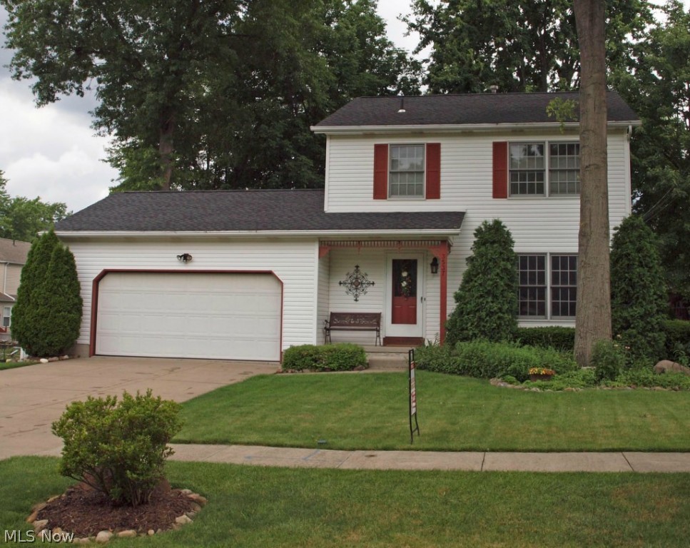 Gorgeous center hall Colonial home with many upgrades, meticulously maintained in the highly sought Brentwood Development is waiting for you! Large deck in the rear of home with slider from Eat-In Kitchen to deck and backyard with storage shed. Addition to rear family room with Direct Vent Fireplace has built in Oak Cabinets & Shelving surrounding fireplace with oak mantle & tile surround; Finished basement with great useable space for media room, exercise and play room and / or home office. 3 bedrooms Upstairs with 2 baths up: Main Hall Bath with Tub/Shower combo & Master Bath with Shower has ceramic tiled flooring and shower surround and additional powder bath in 1st floor. Very Close to Lions Park (see last picture), close to school and well kept yard with 2 car garage has plenty of storage areas. The Builder was Award Winning Berkley Builders and the Builder lived in this home first so lots of details! Well placed lighting and GREAT Layout is a WIN!
Granite counter top Master Bath