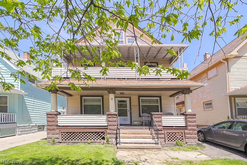 4204 Daisy Ave - UP, Cleveland - 2 bed 1 bath UP unit of 2 family!

$700 rent / $700 deposit
$25 application fee per adult
NO CMHA / NO SMOKING
1-2 pets OK (under 15 lbs) with non-refundable pet fee
1 time $39 non-refundable set up fee paid at lease signing

All applicants are required to fill out a PetScreening application, found on our website directly on the application before being processed. Even if you have NO pets - this application must be filled out.

Really spacious 2 bedroom 1 bathroom UP unit of 2 family home that offers full formal living & dining room! Spacious eat in kitchen - tenant must supply their own stove/fridge. 1 car garage space and large unfinished common basement that is shared with the DN unit has washer/dryer hook ups.

Tenant pays gas/electric utilities and is responsible for snow removal. Serious inquiries only