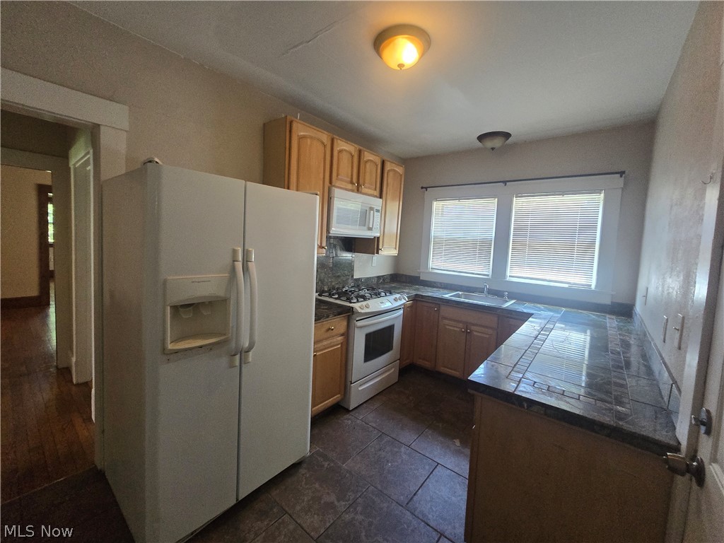 City/Youngstown - Residential Income