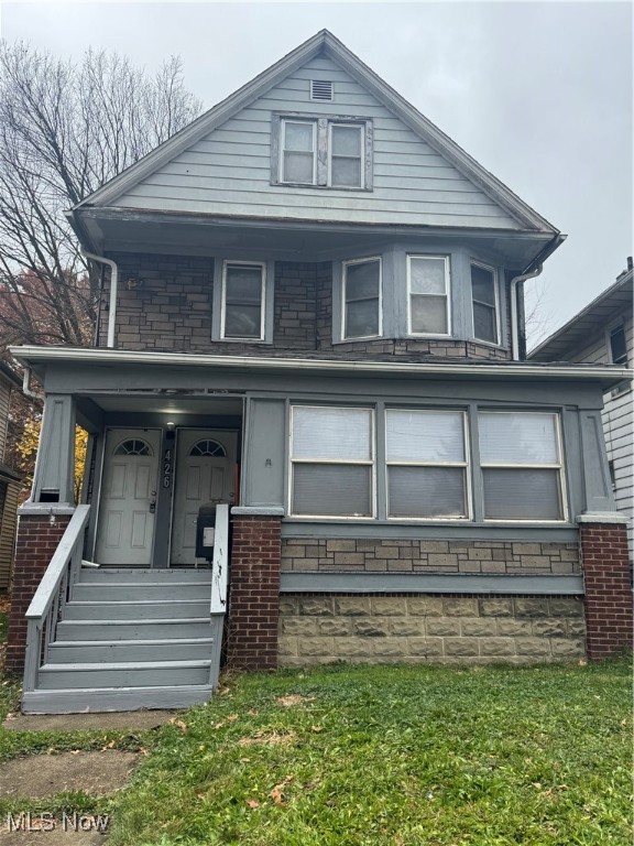 Welcome to this classic multi-family unit investment property in Akron, Ohio! This property generates income with both units occupied. Weather you're a seasoned investor or first time home buyer seeking passive income, this duplex offers solid upside potential with the conveniences of stores, restaurants, and entertainment close by. This gem also includes a home warranty for new buyers. Sold As-Is... Take your tour today! Home warranty included.