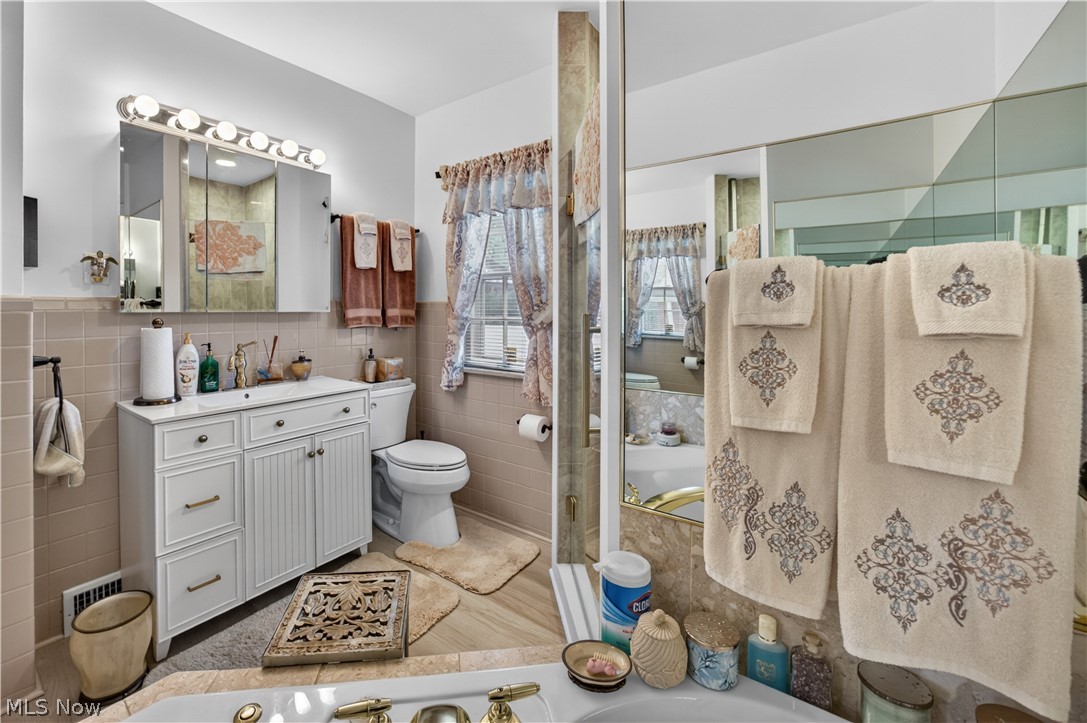 Forest Hills Blvd - Residential