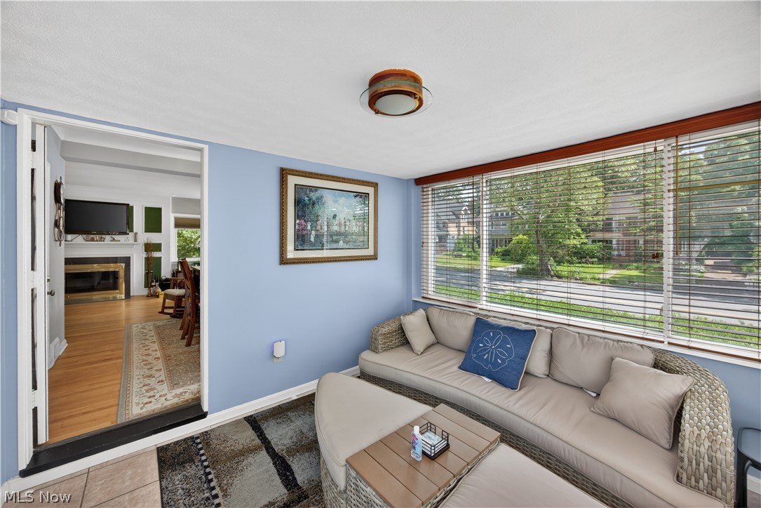 Forest Hills Blvd - Residential
