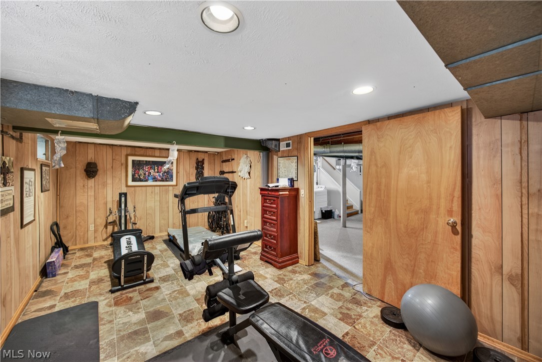 Forest Hills Blvd - Residential