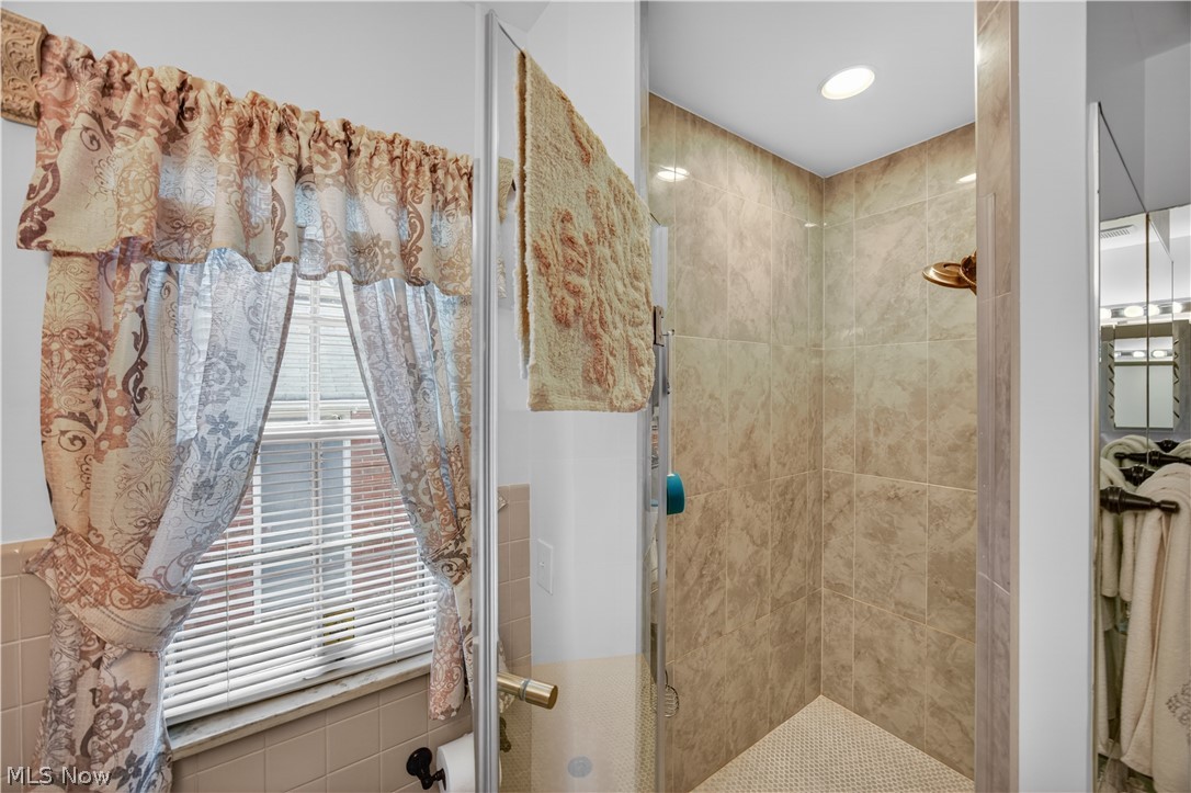 Forest Hills Blvd - Residential
