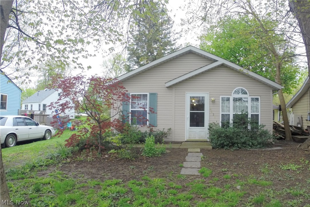 Great 3 bedroom, 1.5 bath ranch with views of Lake Erie!  Sit in your front yard and watch the Lake for peace and quiet!  This hidden gem is close to restaurants and Lake front park!  This home features cathedral ceilings in Living room and dining area and kitchen!  Lots of windows with view of Lake!  Laundry room off kitchen that has ample storage, Kitchen features oak cabinets and plenty of room!  3 spacious bedrooms, Master with walk in closet and half bath.  Freshly painted interior with light neutral colors.  There is much potential for this quaint ranch home - ready for your personal touch to make it your own!  There is also a home warranty!