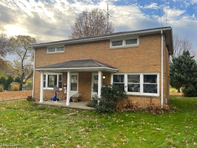 Brick side by side duplex ready for move in.  One pet max with one-time $250 pet fee paid at move in.  600+ credit score required by at least one applicant.