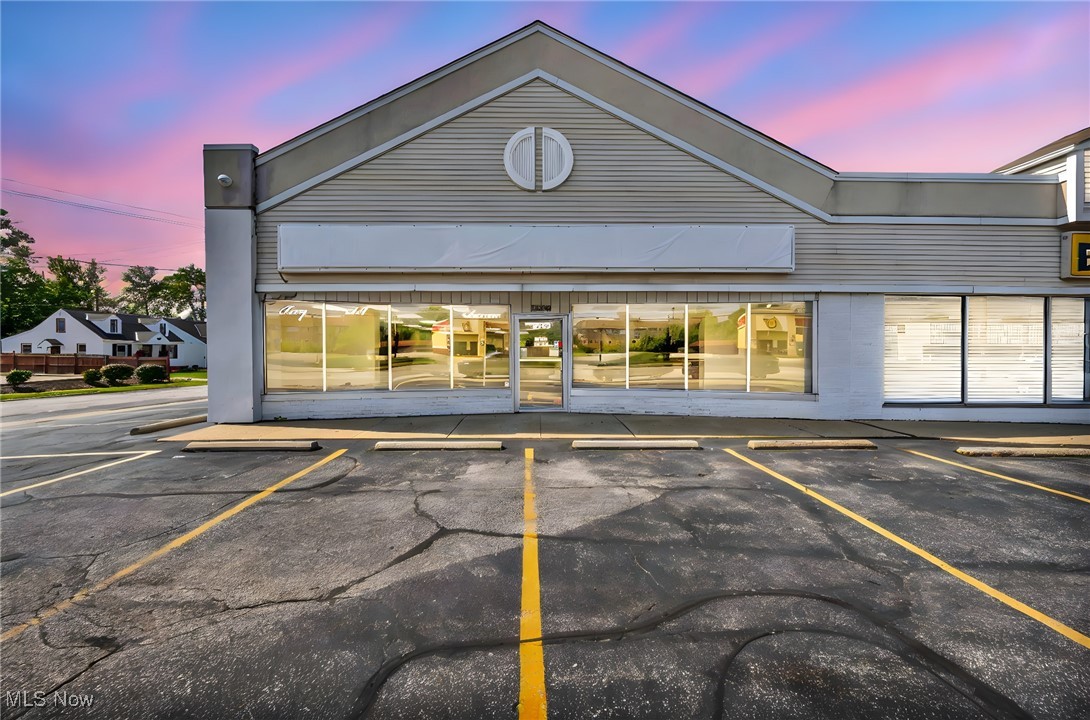 Center Hwy - Commercial Lease