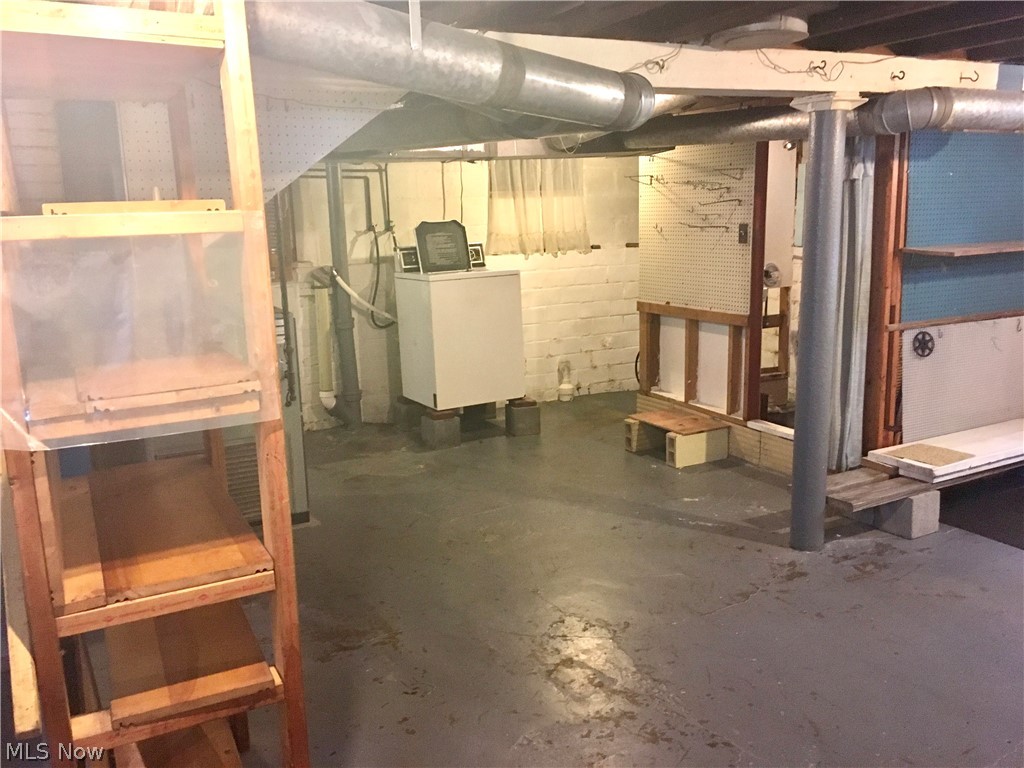 Elworthy-Helwick Companys St - Residential