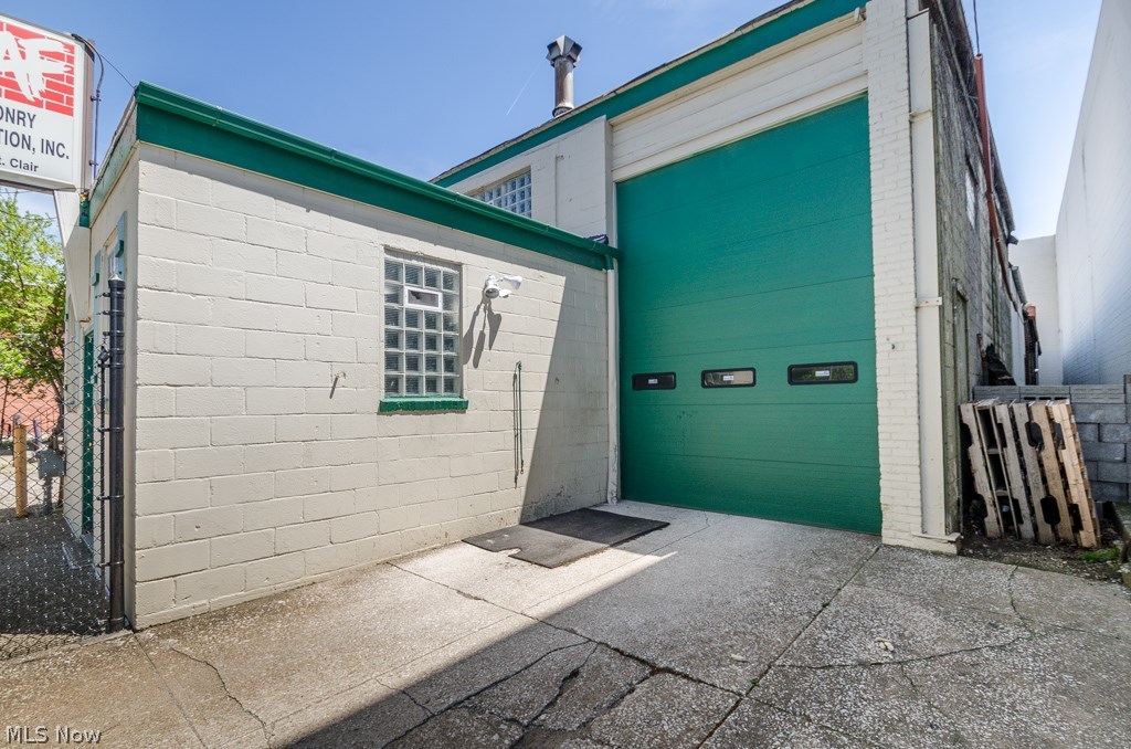 3,778 sq ft. Free Standing Downtown Commercial Rental! Possible business, live/work space, warehouse, office, storage facility, etc.  Great opportunity for commercial rental in Downtown Cleveland! Previously used as a stable. City of Cleveland live/work overlay district & Semi-industrial district.