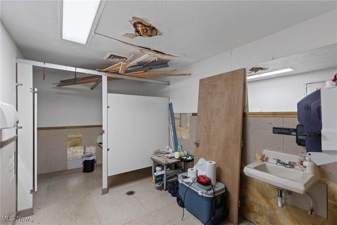 Bellaire - Commercial Sale