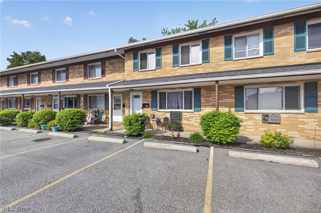 Arlington Condo - Residential