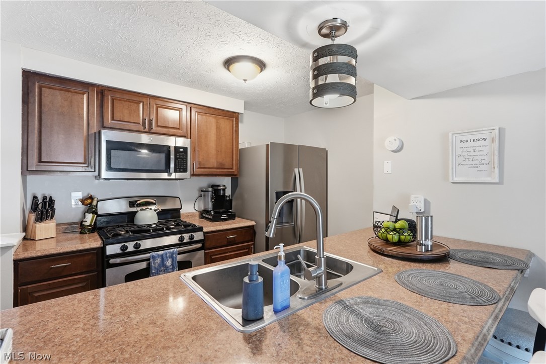 Maplecreek Twnhms - Residential