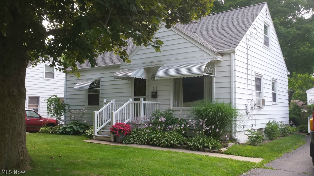 Welcome home to this charming Cape Cod on N. Freedom St surrounded by beautiful trees. The home has all fresh paint, gorgeous wood floors and loads of charm! There are 4 bedrooms, 2 up and 2 down with a fully remodeled bathroom. This home is only a 1-2 minute walk from the Rac Gym, for all, and one block to elementary school. There is nothing to do to move in, just start packing!