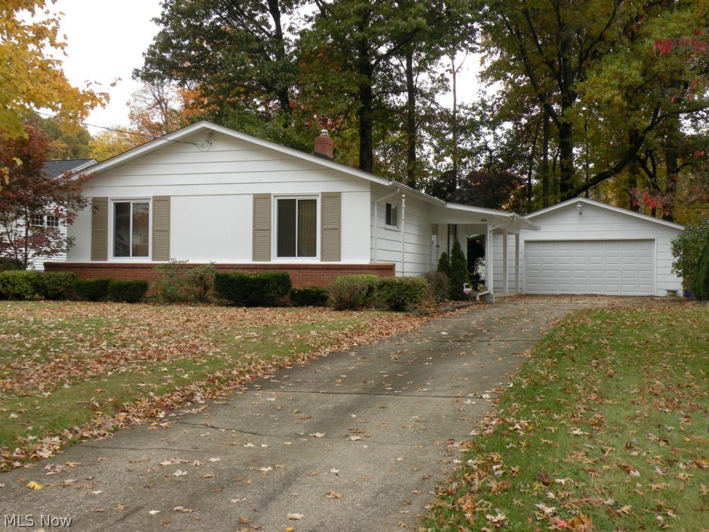 Great Home Just Waiting for You! Enjoy the slight look of Architect Frank Lloyd Wright design with the comfort of being close to everything! This 3 Bedroom Home has a Freshly Painted Interior, Cathedral Ceilings and Hardwood Floors throughout. Updated Bathroom with Ceramic Tile floor and Shower, Newer Roof, Windows and Furnace. Partially Finished Basement, 2 Car Garage and Deck. Call Now to See Your New Home
