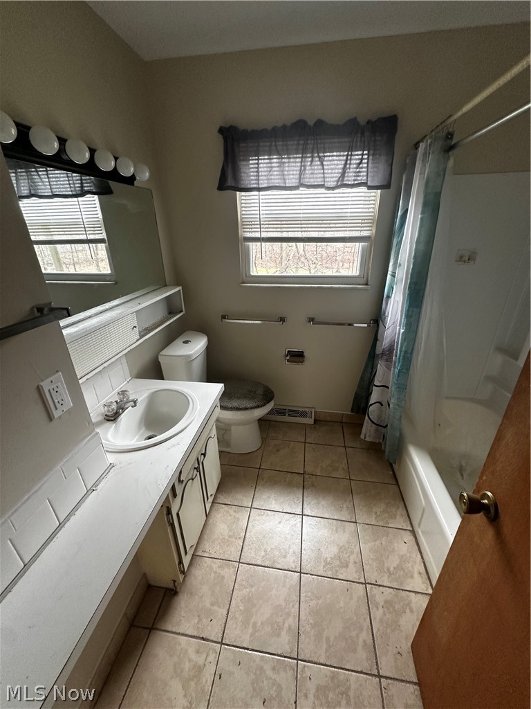 Woodview Manor - Residential Lease