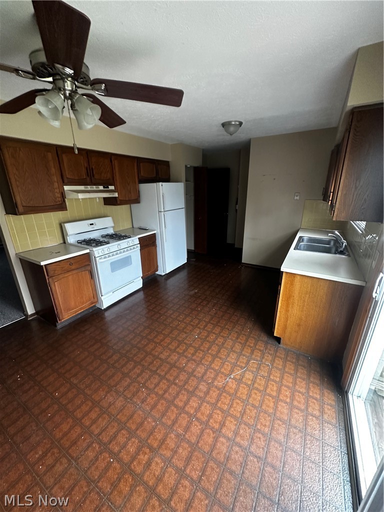 Woodview Manor - Residential Lease