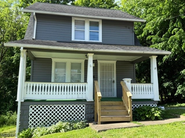 Welcome to 692 W Thornton St. This charming 2 possible 3-bedroom (3rd bedroom is a tandem bedroom) home located on a desirable lot and completely ready for a new homeowner and/ or investor. You enter into a nice bright living room, beautiful dining room and cute kitchen. There is a small balcony located right off the kitchen. Upstairs you have your large full bath, and two bedrooms with the 3rd large bedroom located in the attic. Nothing to do but move in. The basement is a walk out basement leading to the nice sized backyard. The potential is endless. Call today!