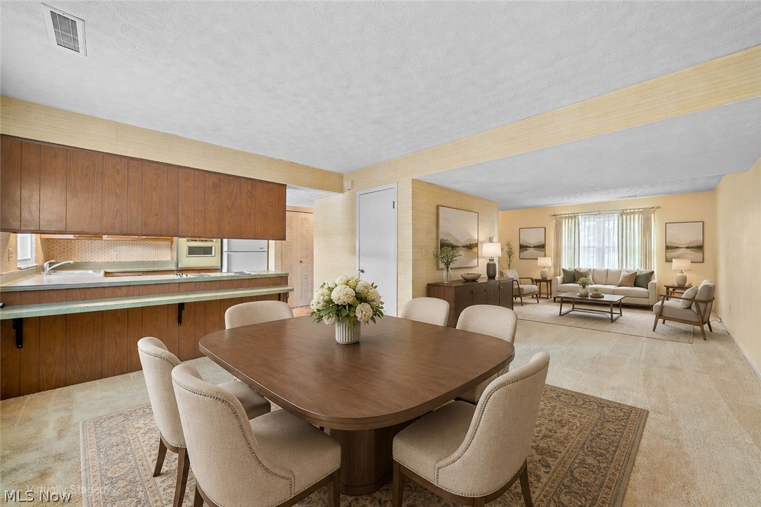 Country Club Twnhs North Condo - Residential