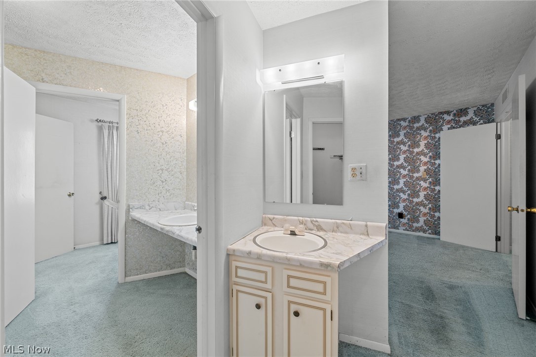 Country Club Twnhs North Condo - Residential
