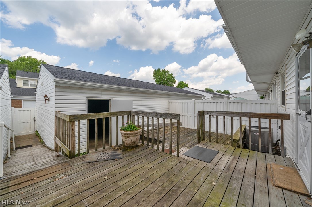 Country Club Twnhs North Condo - Residential