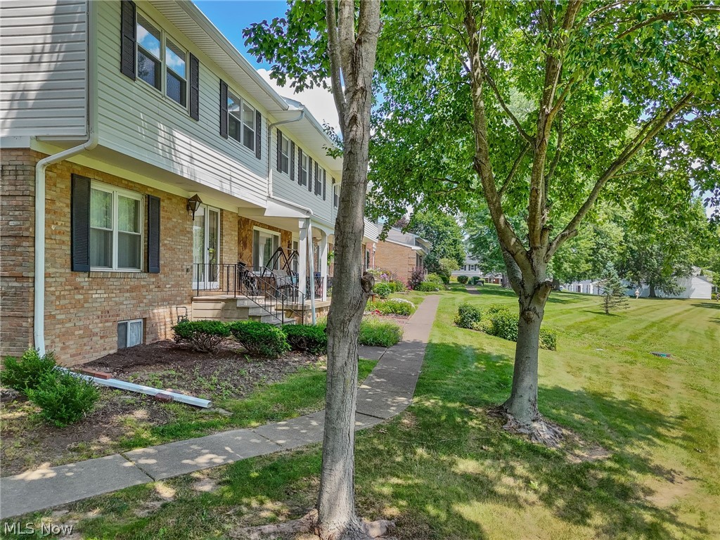 Country Club Twnhs North Condo - Residential