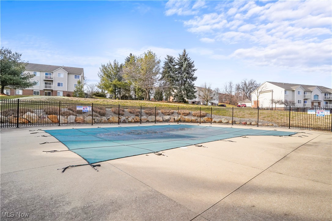 Brookledge Commons Condos - Residential