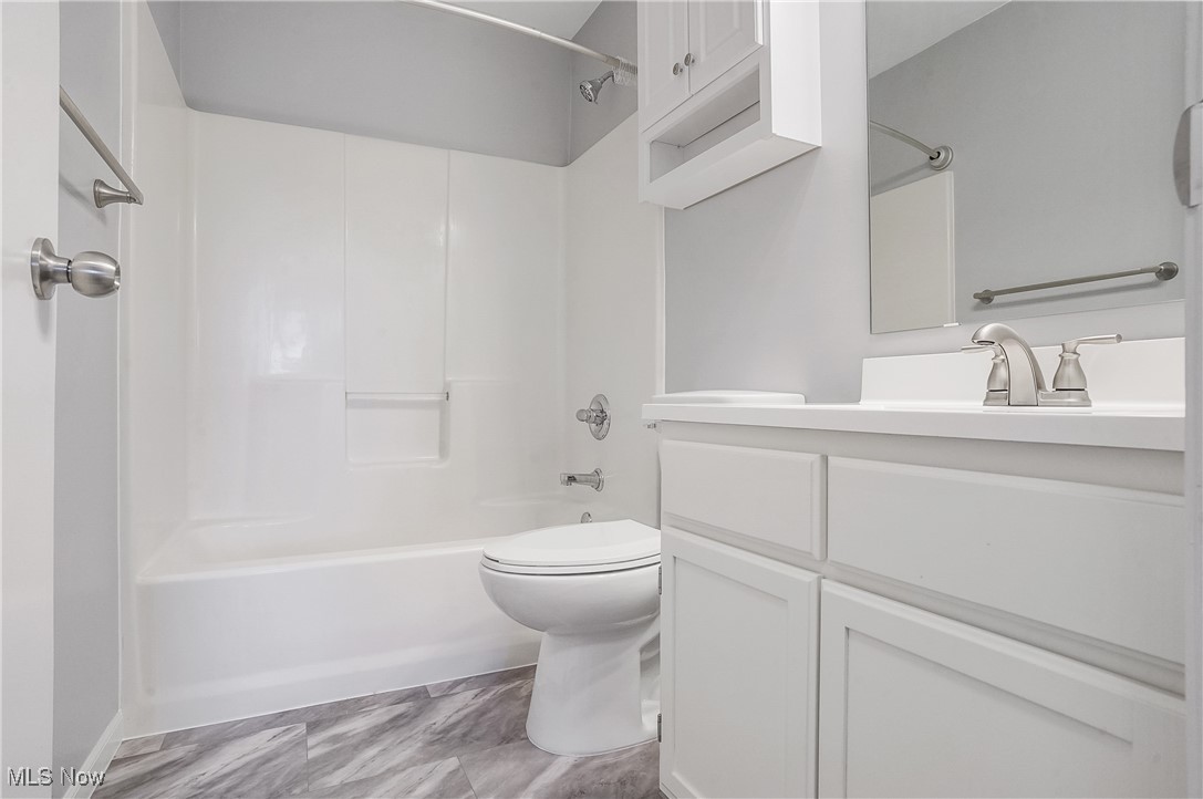 Brookledge Commons Condos - Residential