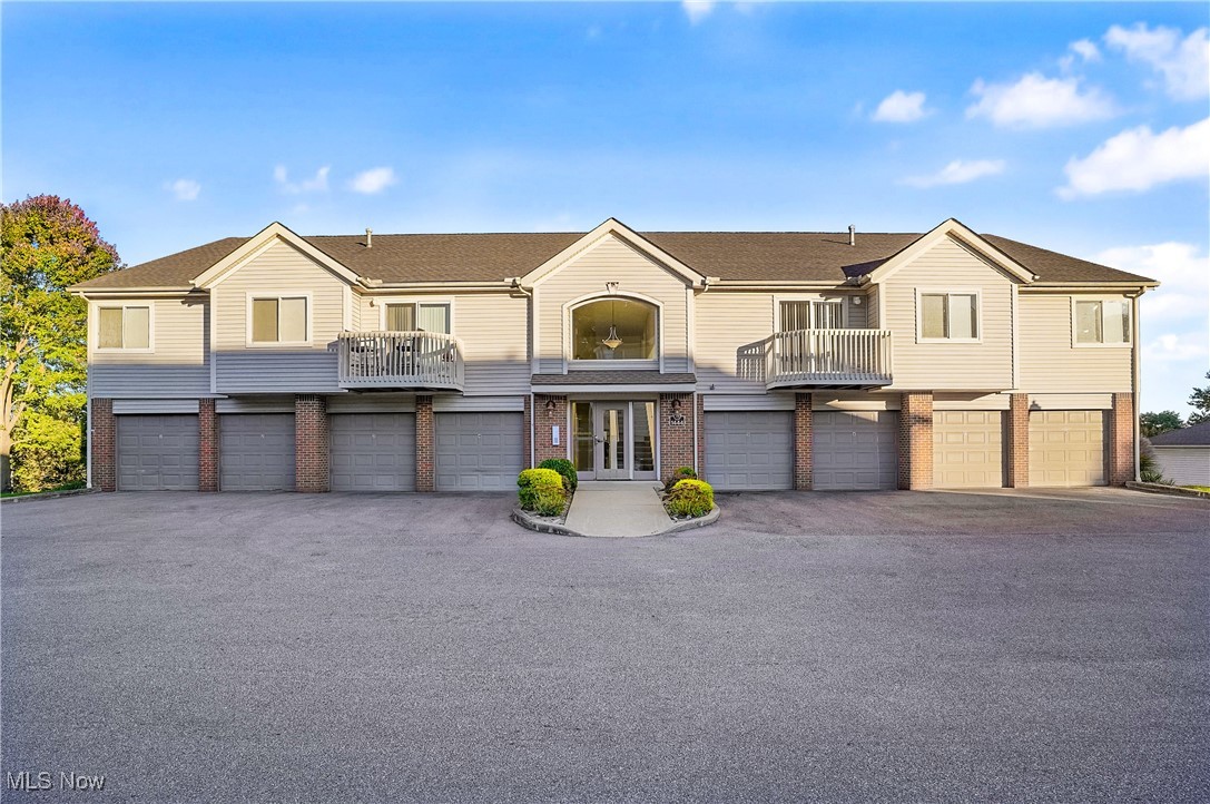 Brookledge Commons Condos - Residential