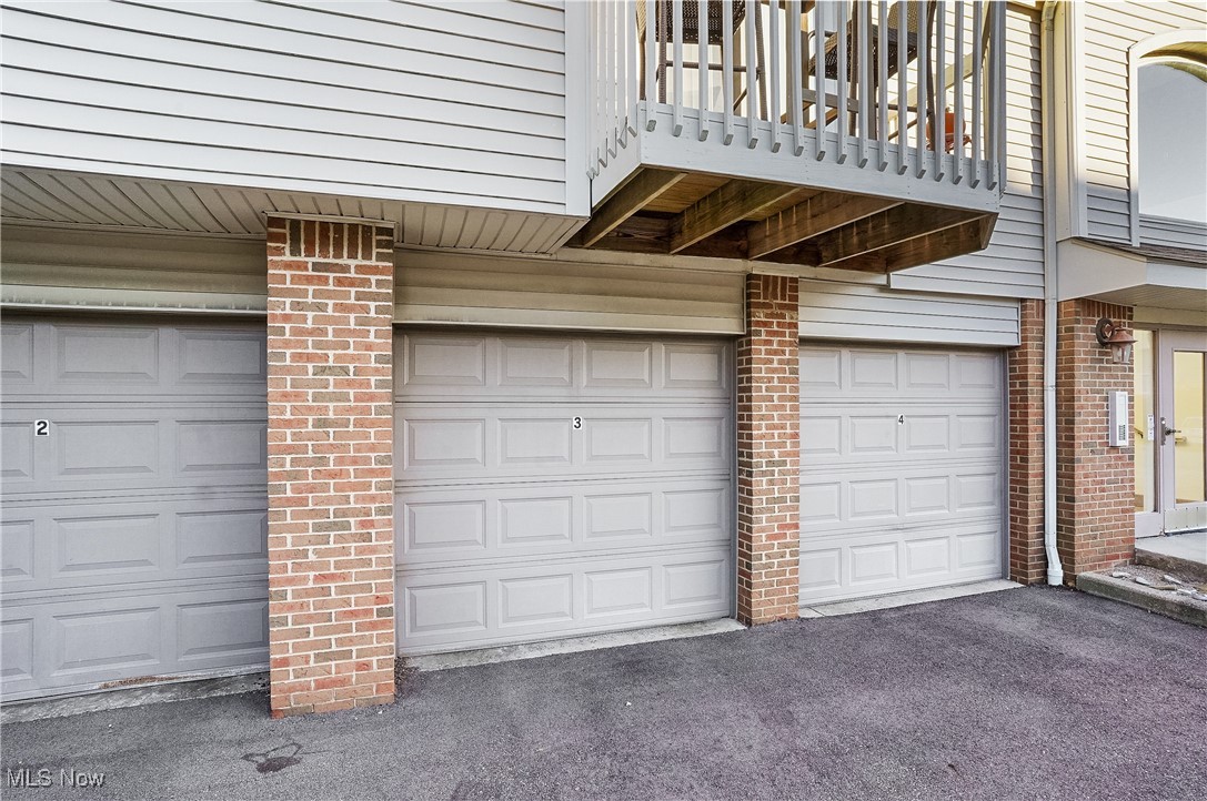Brookledge Commons Condos - Residential