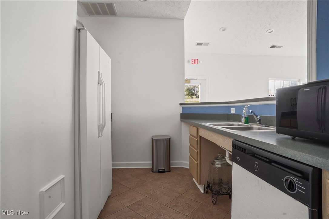Brookledge Commons Condos - Residential