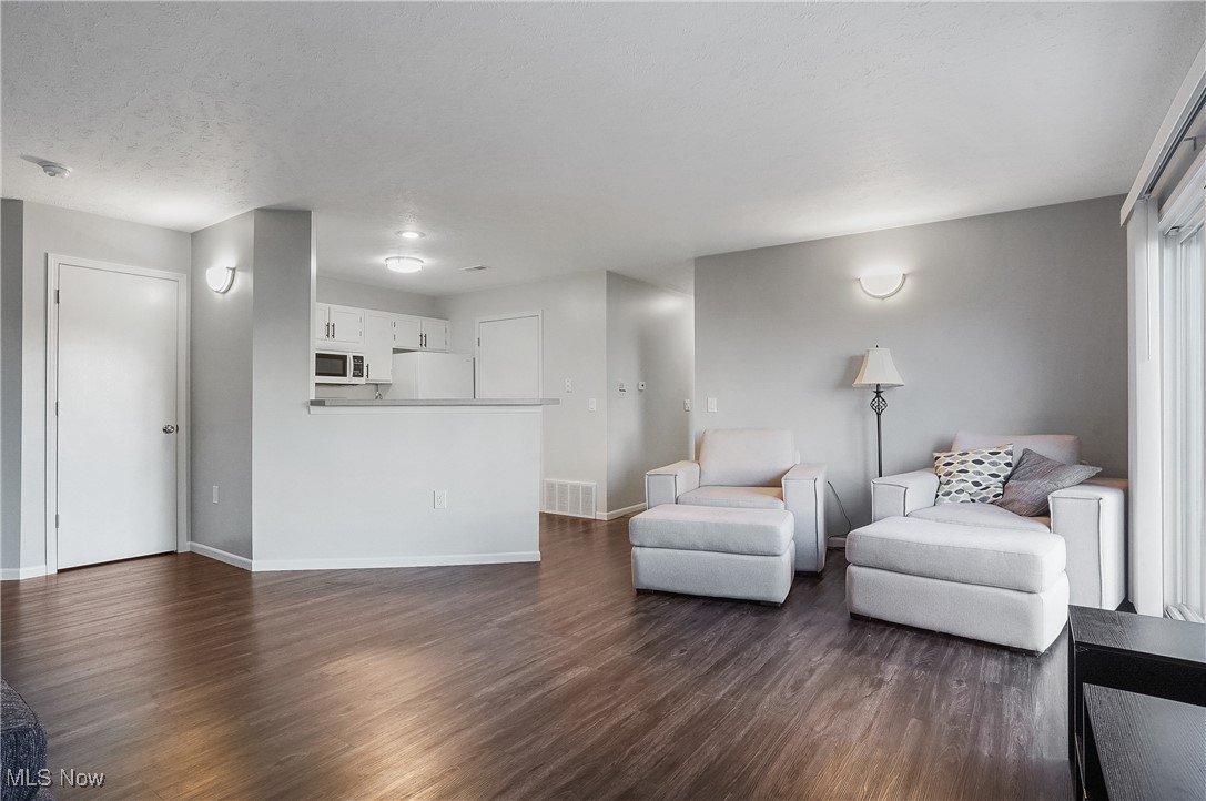 Brookledge Commons Condos - Residential