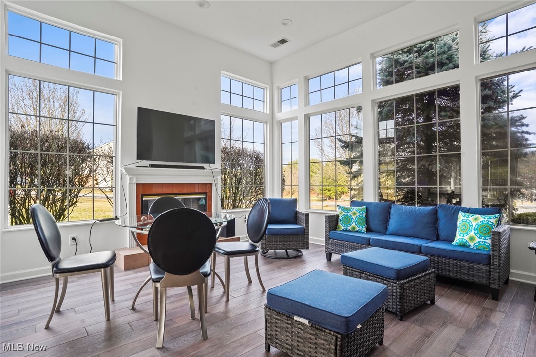 Brookledge Commons Condos - Residential