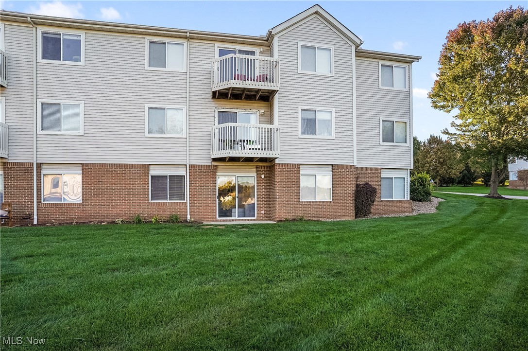 Brookledge Commons Condos - Residential
