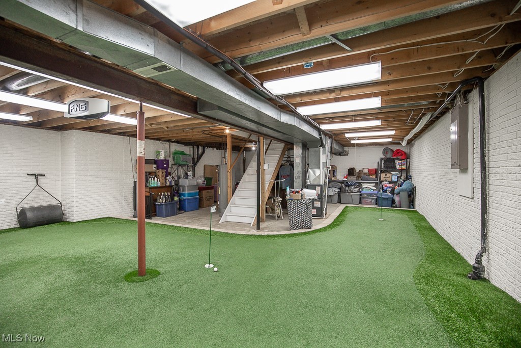James Realty - Residential