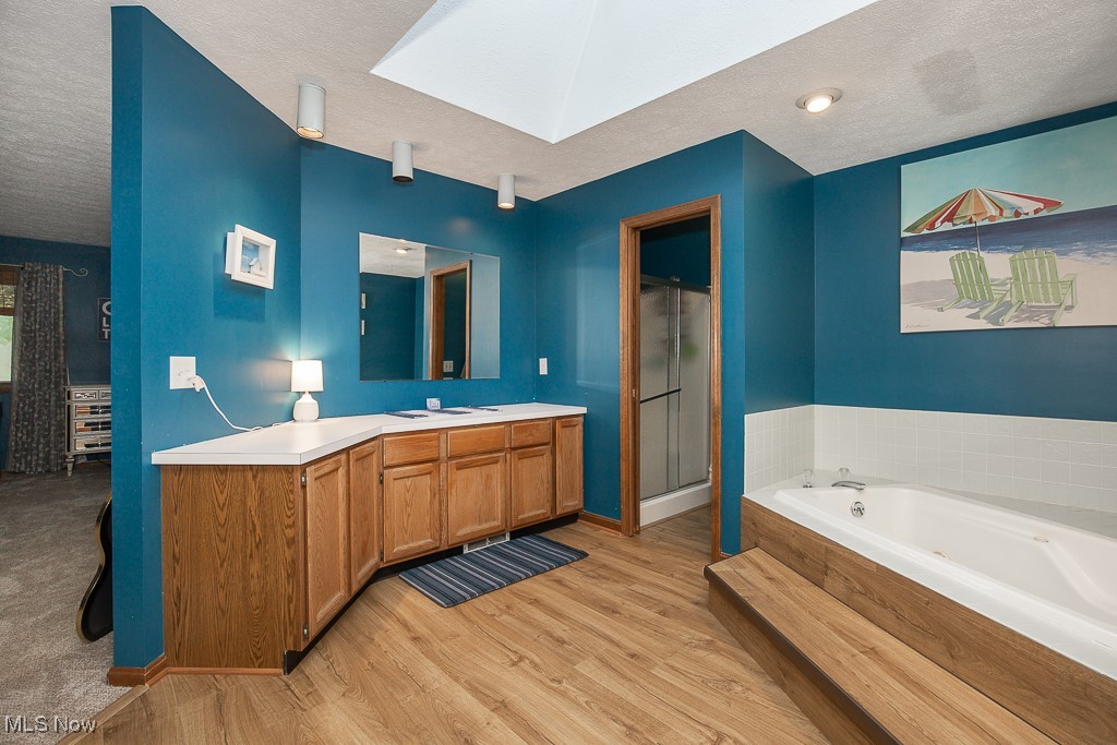 James Realty - Residential