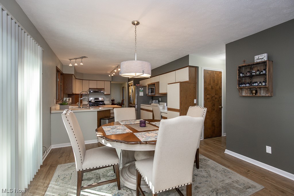 James Realty - Residential