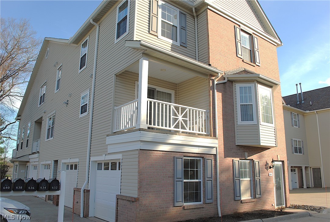 Wonderful townhouse in the desired Sturbridge Crossing development will impress.  This end unit offers an open layout complimenting today's lifestyle of being together... great for entertaining.  Spacious living and dining rooms open to eat in kitchen with sliding door out to balcony.  Large primary bedroom with vaulted ceiling, walk in closet and full bath.  Upstairs also includes 2nd bedroom and convenient laundry room.  Attached 1 car garage.  Newer furnace, central air and hot water tank.  Great location close to highway, shopping, restaurants and park.  You've found it... call agent today.