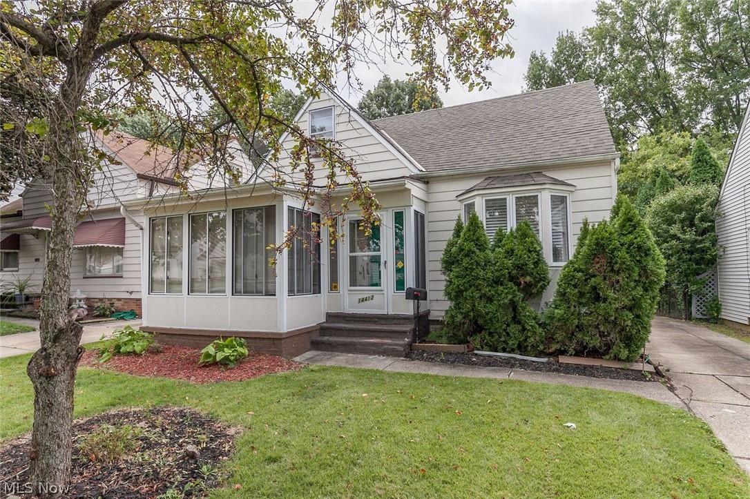 ******Investor's Dream******
******Long-term, reliable tenant paying $850 per month, on a lease until 10/31/19*******


This cape cod has been remodeled top to bottom. Enclosed front porch. New carpet & Fresh Paint throughout, Spacious and Bright Living Room. New ceramic tile. Updated Kitchen with Dishwasher, Fridge, stove, and plenty of counter space. 3 Bedrooms with ample closet space. Updated Bathroom. Full Basement, perfect for storage. 1 Car Garage.