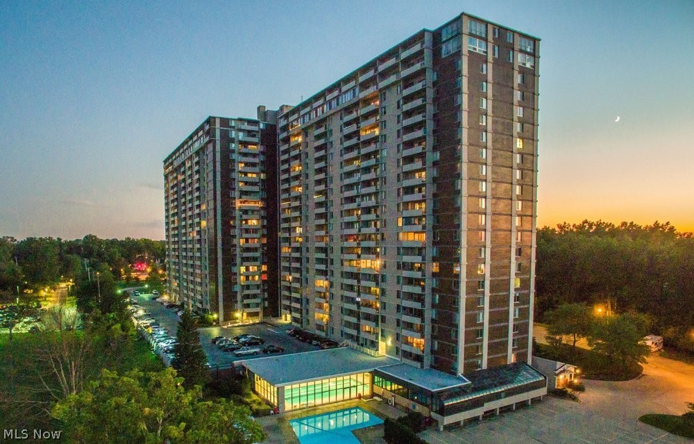 Move-in ready condo in the desired Carlyle on the Lake on the Gold Coast. Many recent renovations have taken place in the building. Luxurious living with the Best amenities that includes a fitness center, an indoor and outdoor pool, sauna, jacuzzi, expansive game room, racquetball court, the gorgeous newly renovated restaurant and bar "Summer House" with which includes poolside service, onsite convenience store and deli, beauty salon, 2 party rooms, conference/business center, 24/7 reception and security service and a furnished guest suite available for residents guests. Updated and speedy elevators. Enjoy breathtaking views of our beautiful Cleveland Skyline and Lake Erie from your covered balcony. You can enjoy watching the boats or air show. This condo also comes with its own storage locker and assigned parking space in the indoor, heated parking garage. Additional parking in the parking lot as well. In-house carwash service available. So much to appreciate!  Excellent location – close to parks, Lake Erie, shopping, dining and downtown Cleveland.
