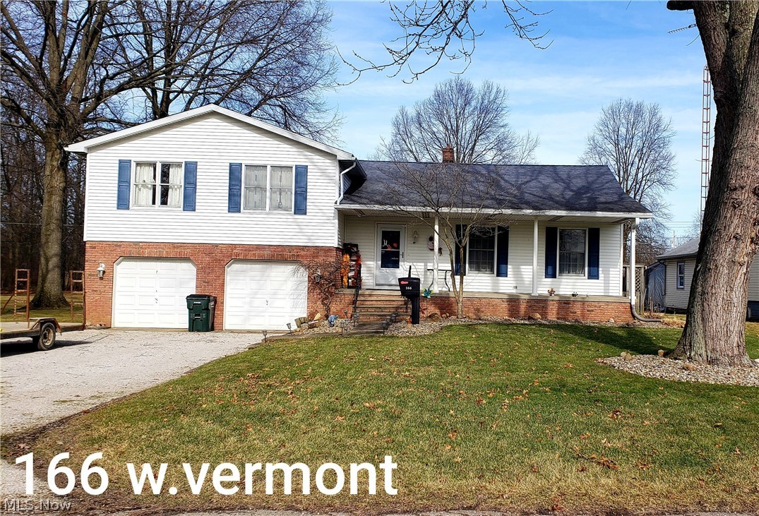 A real must to see, newly remodeled kitchen and both baths, nicely decorated, floor plan is fabulous, living room, plus a huge family room, go to the basement and enjoy rec room, so so nice for a growing family or if you just want your own space....the 3 bedrooms are very nice size, nice large hall way, The kitchen very nicely done, new counter tops and cabinets , most new floor covering through out the house, the bath rooms are beautiful. The basement has a very very nice laundry room, rec room and storage area, the yard is wonderful fenced in. 2 car garage attached.


ALL SIZES AND SQUARE FEET ESTIMATED