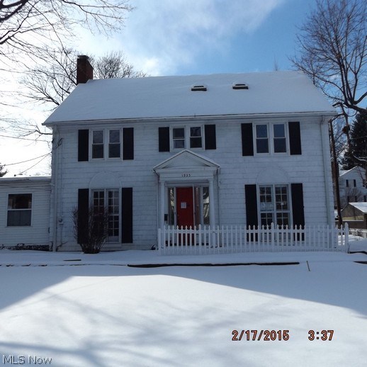 Looking for historic Canton? This is the home for you! Hardwood floors, Great Room, Formal Dining, Library, Family Room. 7 Bed rooms, 3 full baths, one - half bath. 2 Car garage. Just south of Ridgewood.