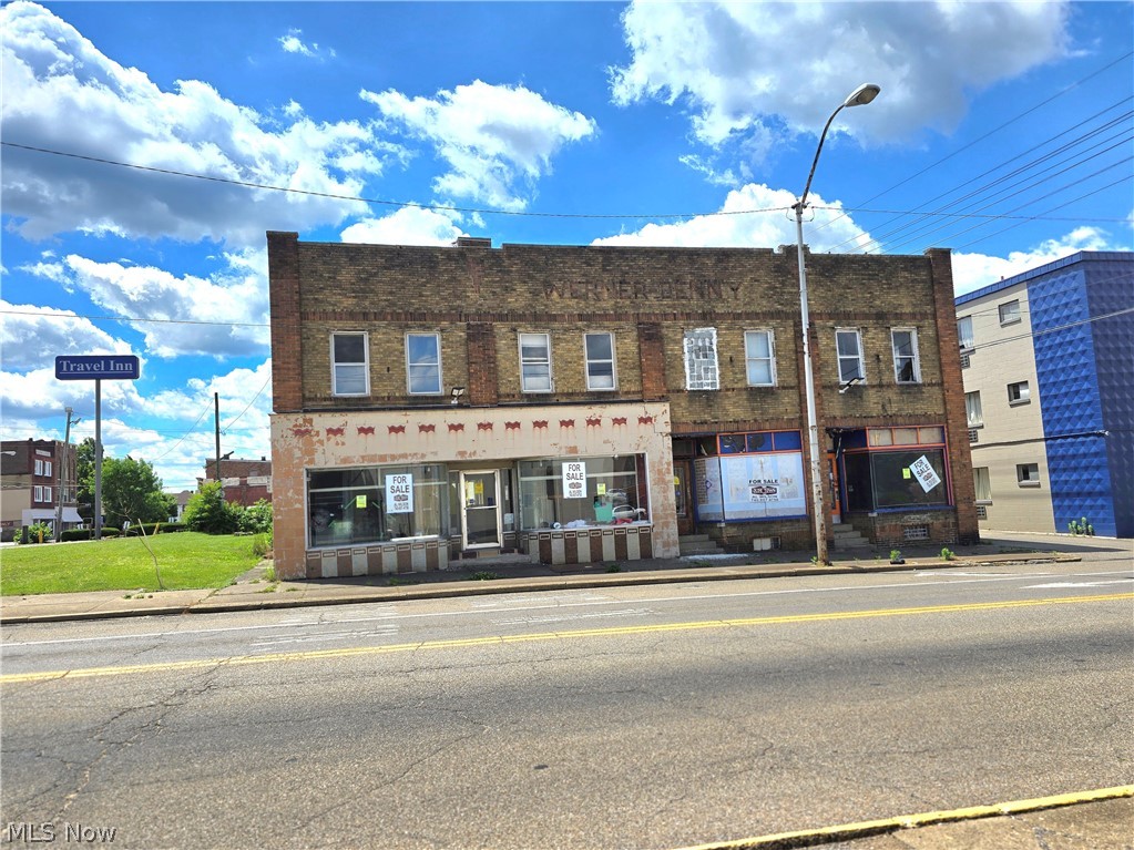 Square 18 - Commercial Sale