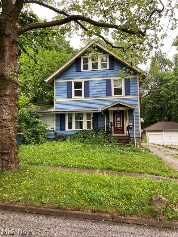 Big Blue is ready for a new owner. Super close to everything, you'll love the amount of space this home provides. Needs a little TLC.