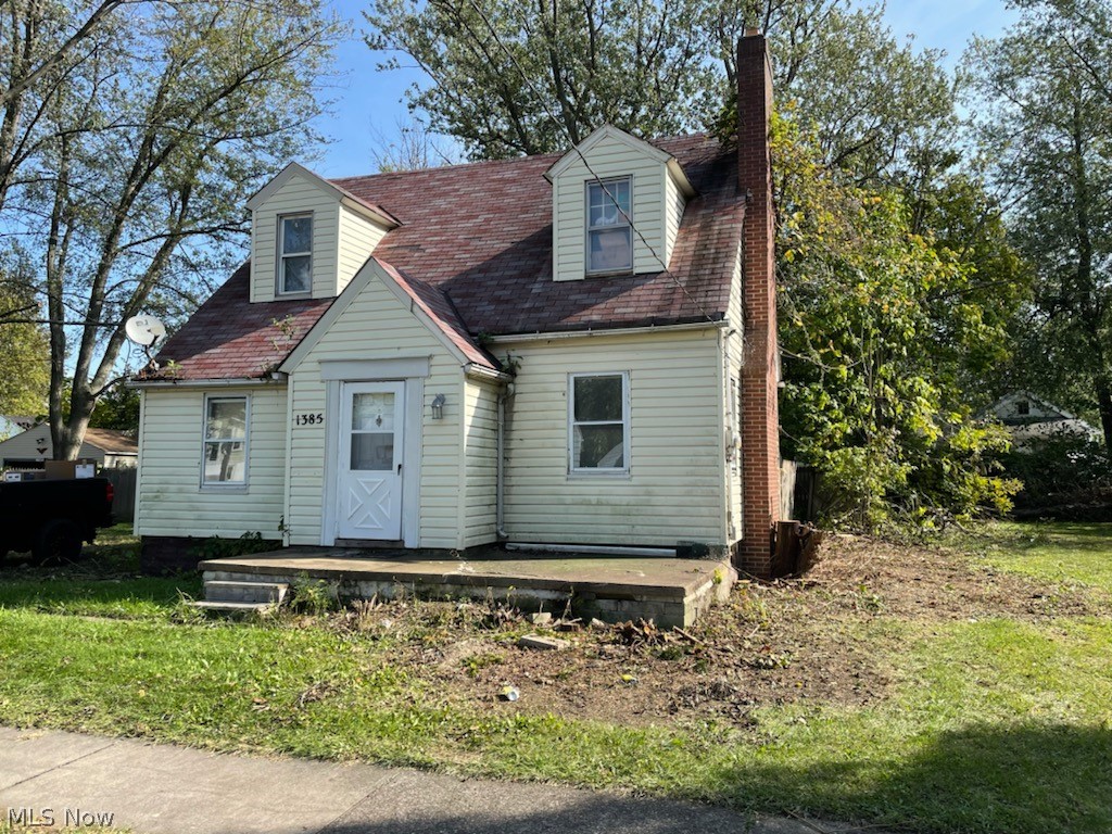 This is a great buy for an investor or someone looking for a fixer upper. This is a solid property that needs some work put into it, but it is just minutes from the lake! The best part is the demo work has already been done! Please visit during day light hours as no utilities are on.