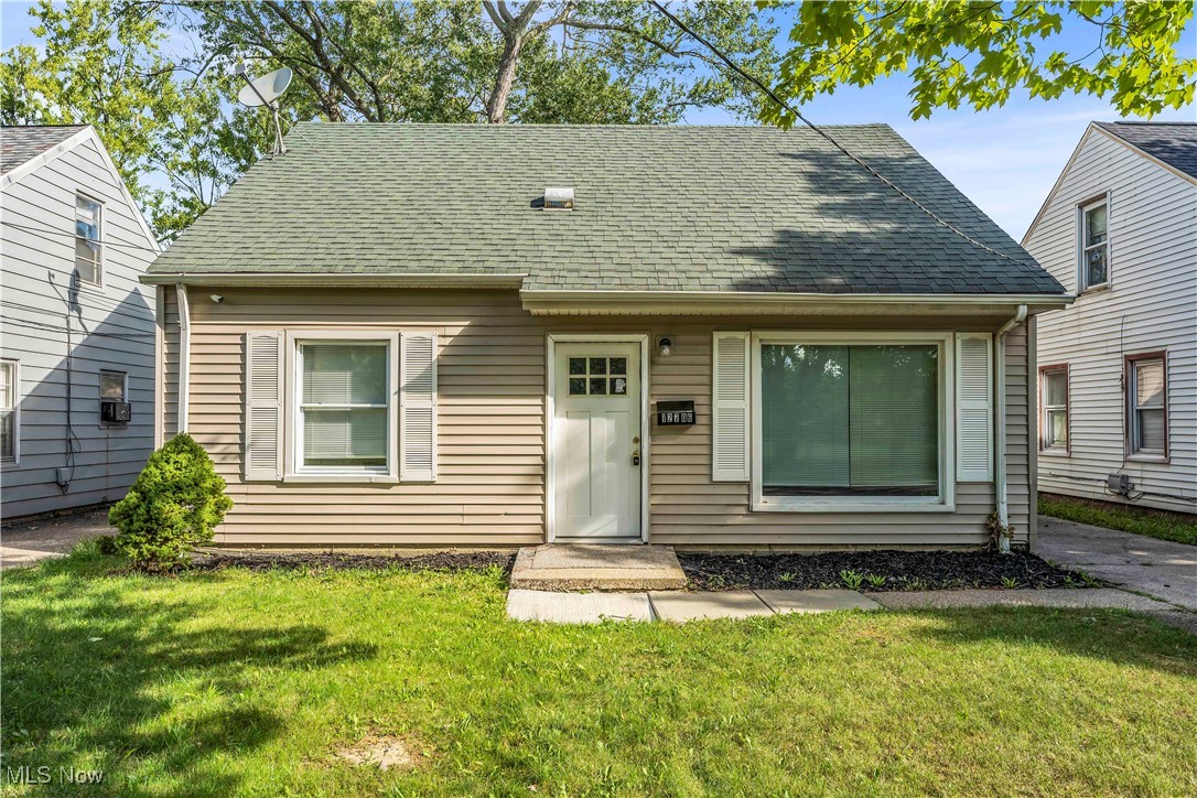 12706 Bennington Ave, Cleveland - Spacious 3 bed 1 bath single family home! //

$ 1150 rent / $ 1150 deposit //
$49 application fee per adult //
1-2 pets OK with approved PetScreening and PetFee.(Some breed restrictions apply per HUD guidelines). //
NO SMOKING //
1 time $149 non-refundable set up fee paid at lease signing //

$30/month required resident benefit package; can include personal property/liability insurance for an additional $5/month for $35/month total //

All applicants are required to fill out a PetScreening application, found on our website directly on the application before being processed. Even if you have NO pets - this application must be filled out. One time, non-refundable pet fee of $200-500 per animal applies to all pets & must be paid prior to or when you pay your first month rent. (No fee for qualified assistance animals). //

Our application is processed through secure site: Findigs, and they require ID and income verification. Without this, your application will not be processed. They offer 24/7 chat support on their application directly if you have any questions. //

BEDROOMS: 3 //
BATHROOMS: 1 //
APPLIANCES PROVIDED: Fridge //
UTILITIES / RESIDENT RESPONSIBILITY: Residents are responsible for all utilities including: water/sewer/trash, gas & electric and are responsible to maintain lawn care, maintenance & snow removal. //

Serious inquiries only.