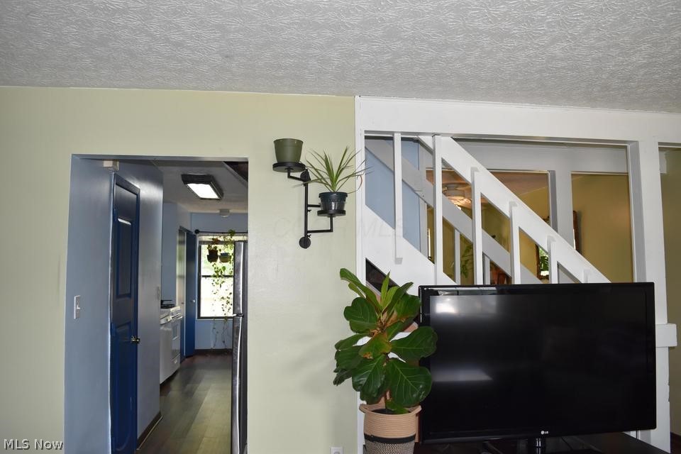 Laurelwood Condo - Residential
