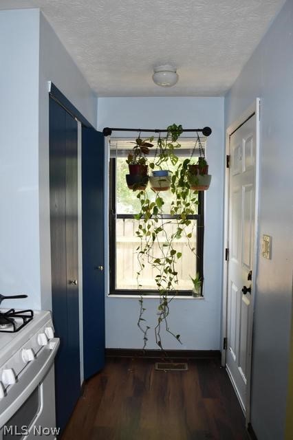Laurelwood Condo - Residential