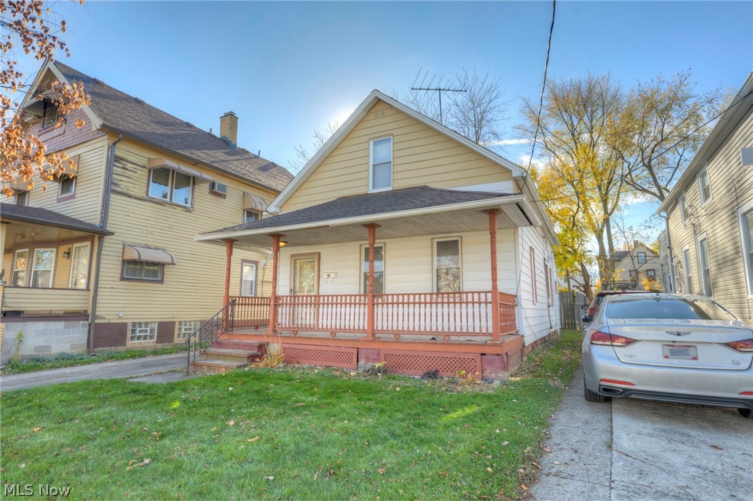 Mary J Lopers - Residential