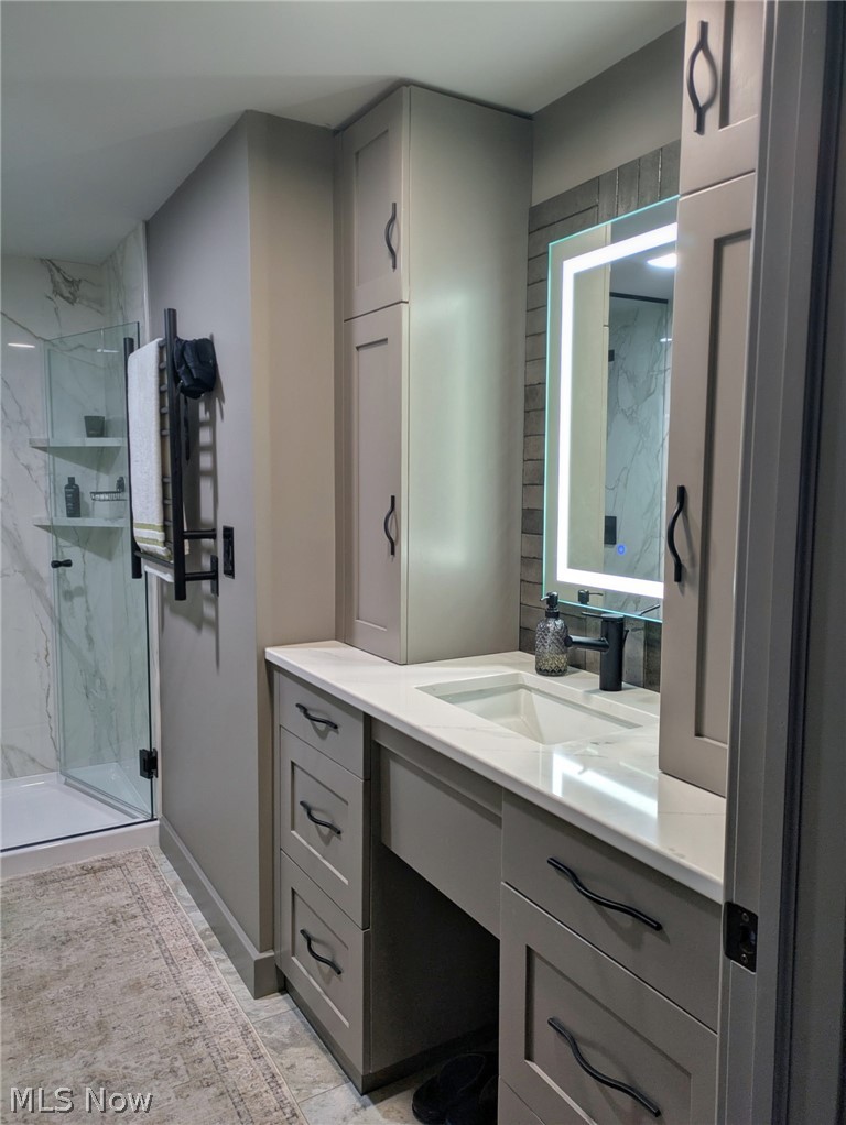 Admiralty Condo - Residential