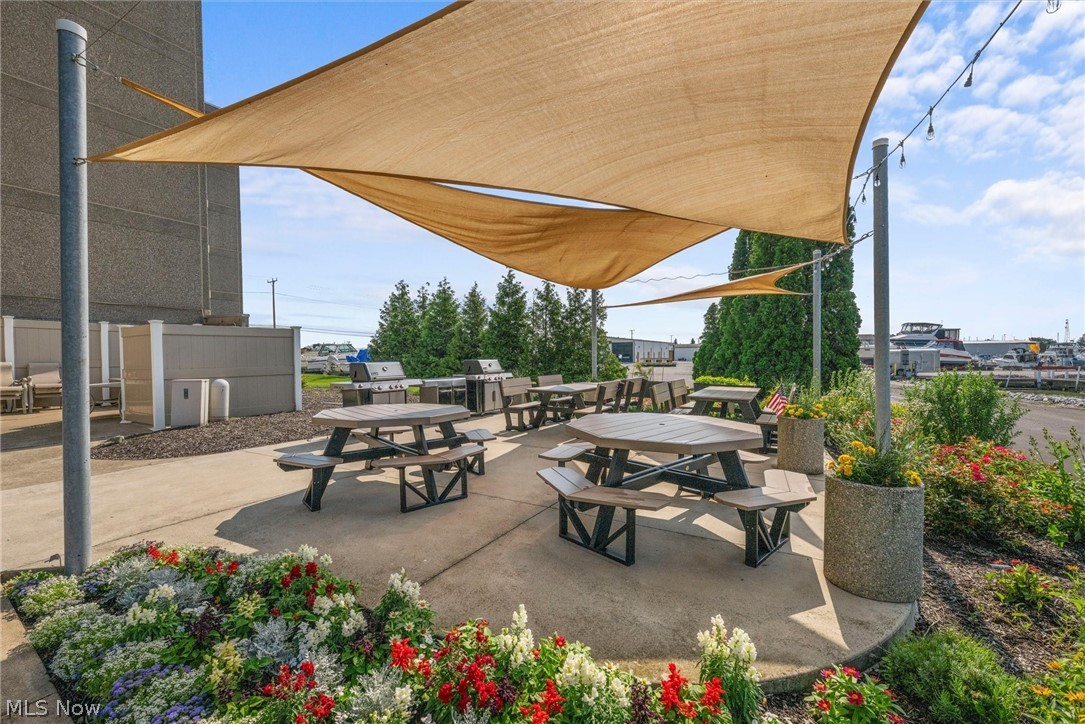Admiralty Condo - Residential